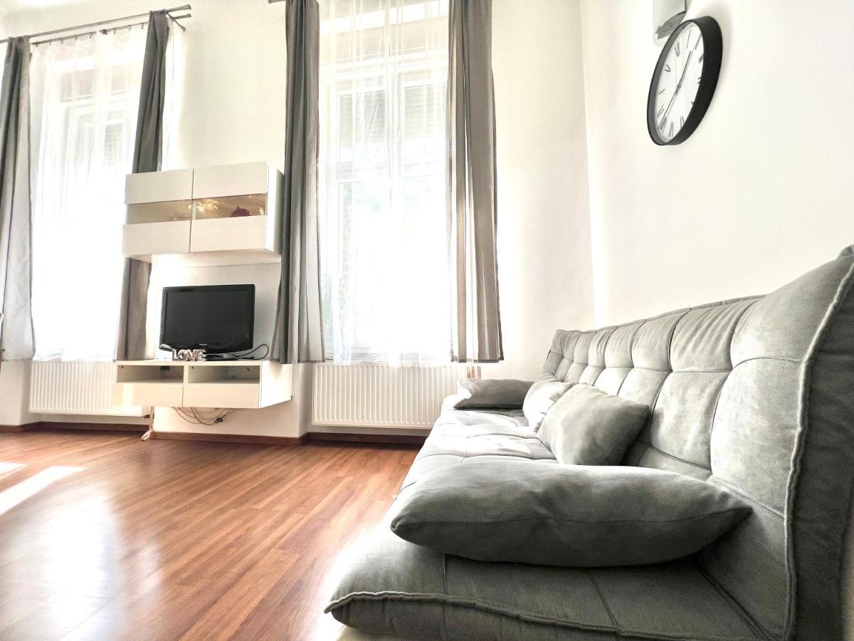 Ricky Apartment Budapest Exterior foto