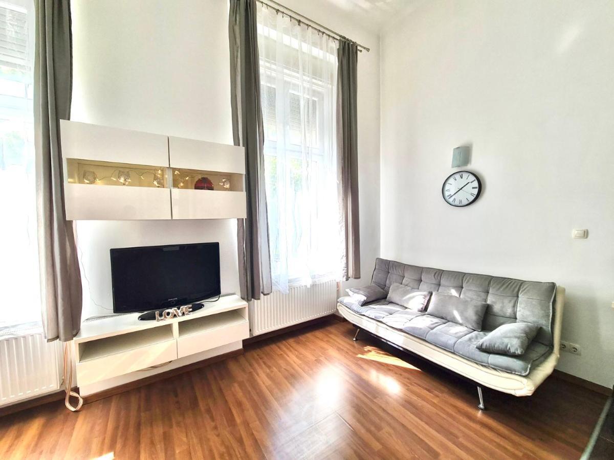 Ricky Apartment Budapest Exterior foto