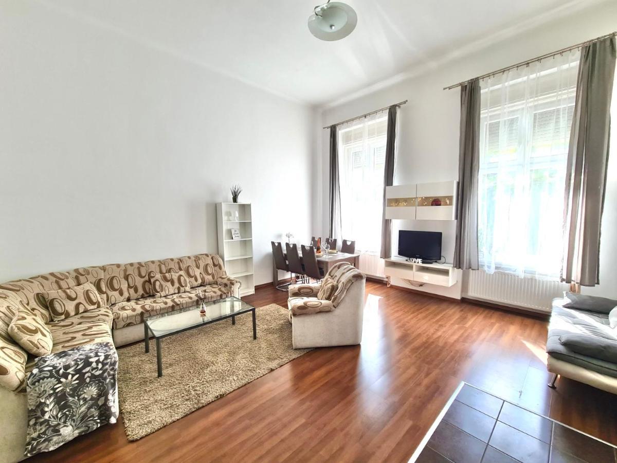 Ricky Apartment Budapest Exterior foto